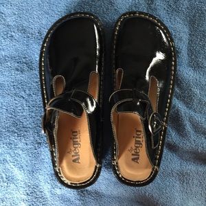 Brand New Algeria Clogs - Black Size 39